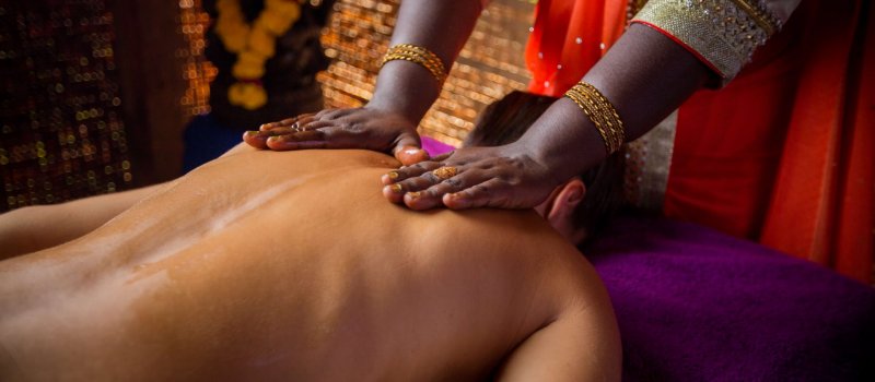 yoga-holidays-india-spa-treatment-massage